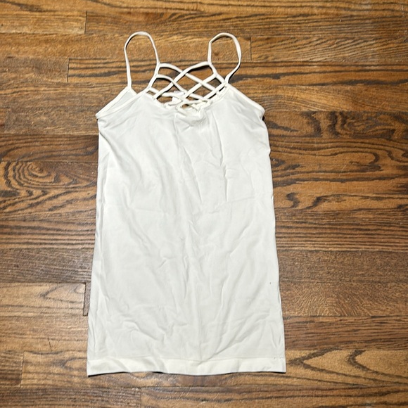 Yahada Tank - Picture 3 of 4